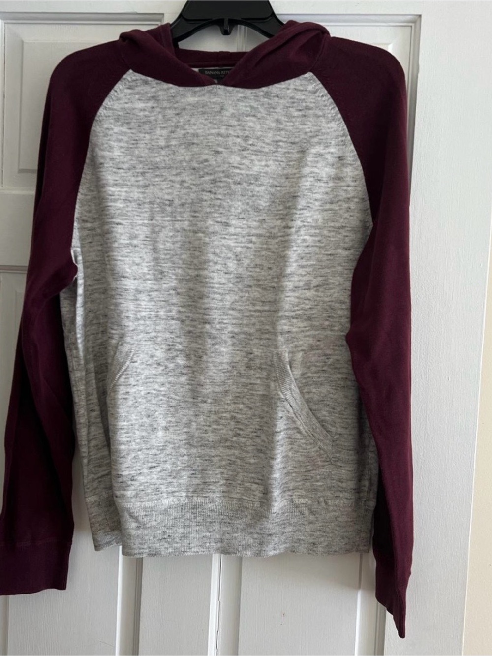 Banana Republic Marled Gray & Burgundy Raglan Hoodie / size: M mens